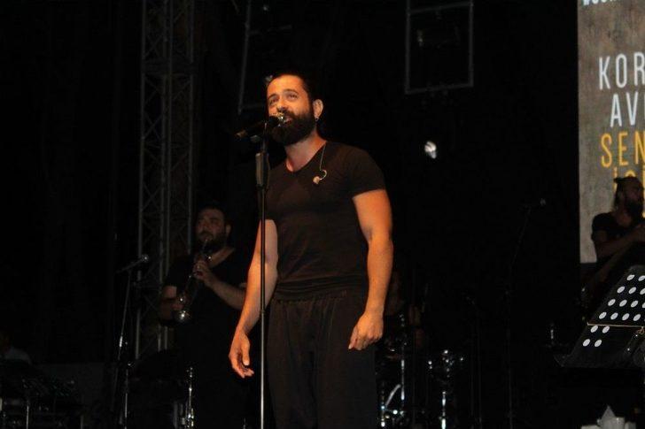 Koray Avcı En Güzel Şarkılarını Ayvalıkgücü Belediyespor İçin Seslendirdi G5