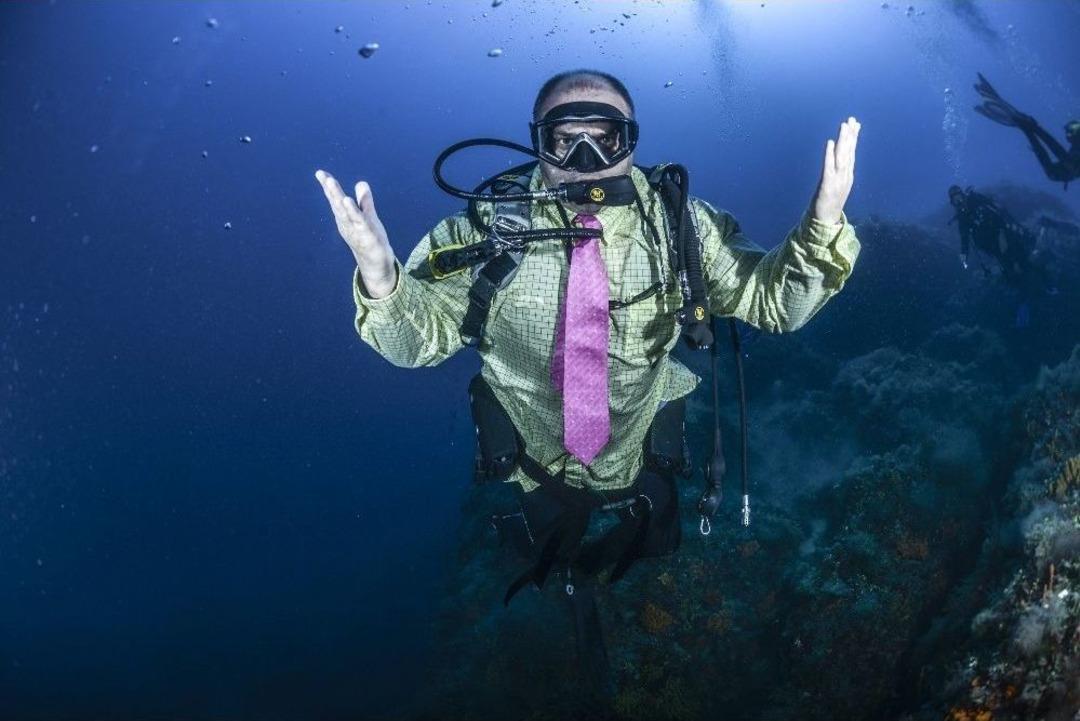 (&ouml;zel) Kravatlı Dalgı&ccedil;lardan Mercan Avı