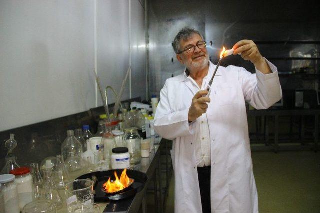 (&ouml;zel) Yunanistan&rsquo;a Yangını S&ouml;nd&uuml;rmek İ&ccedil;in Taş Suyu &Ccedil;ağrısı 1