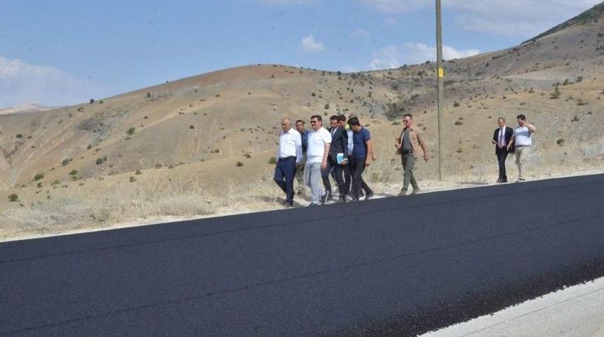 İliç, Kemah Ve Kemaliye İlçelerinin Köyleri Asfalt İle Kaplanıyor