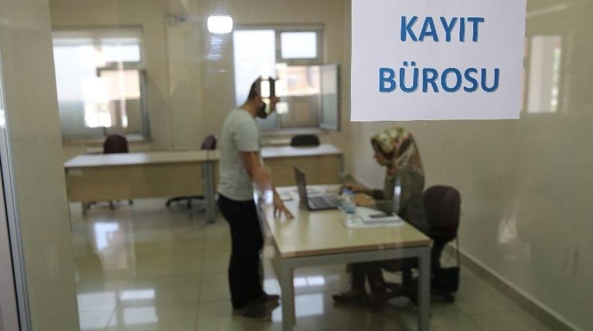 Bayburt &Uuml;niversitesi&rsquo;nde Kayıt Heyecanı Başladı