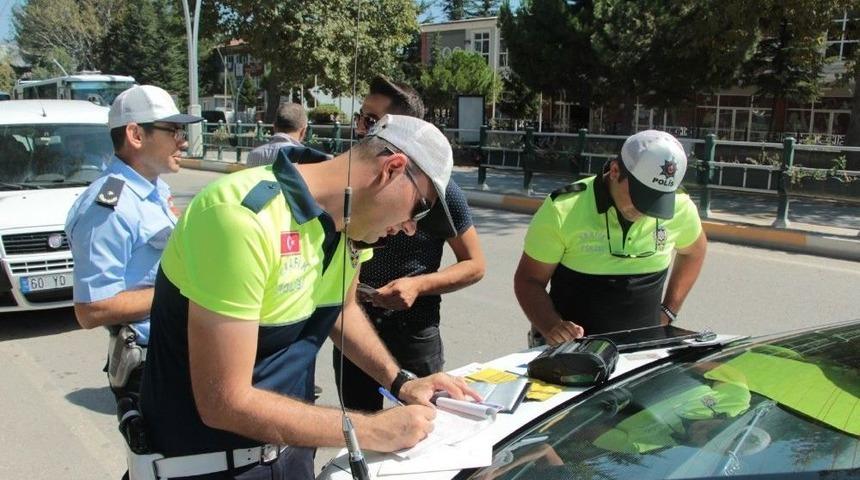 Şehir İ&ccedil;i Trafikte Emniyet Kemeri Takmayanlara Ceza Yağdı