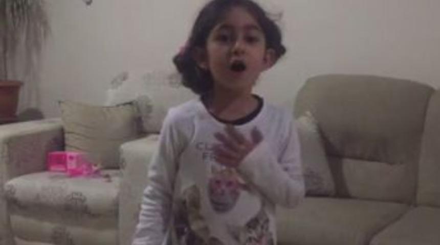 Henüz Okuma Yazma Bilmeyen Minik Ezbere Okuduğu İstiklal Marşı’yla Mest Etti