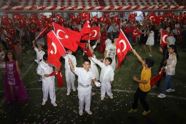 Bayraklı’daki Sünnet Şöleninde 70 Çocuk Erkekliğe Adım Attı