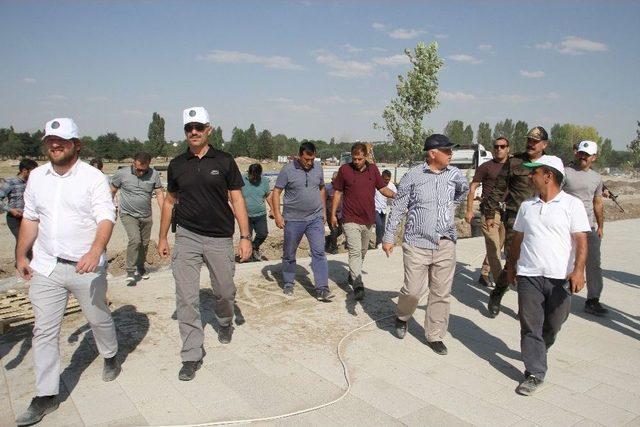 Vali Aziz Yıldırım, Malazgirt’teki Çalışmaları Denetledi