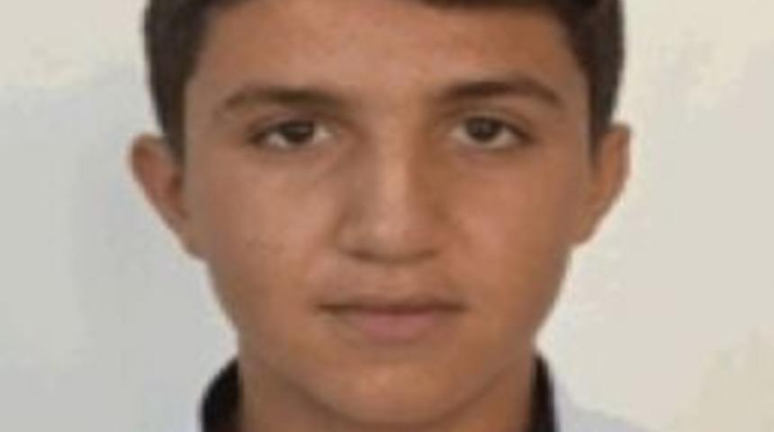 Tırın Altında Kalan 14 Yaşındaki &Ccedil;ocuk Hayatını Kaybetti