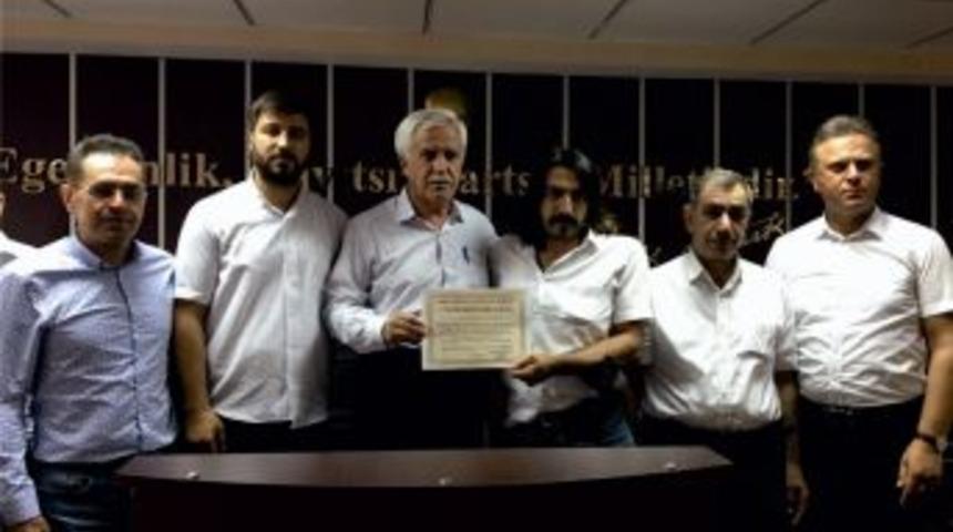 Başkan Toprak&rsquo;a Teşekk&uuml;r Plaketi