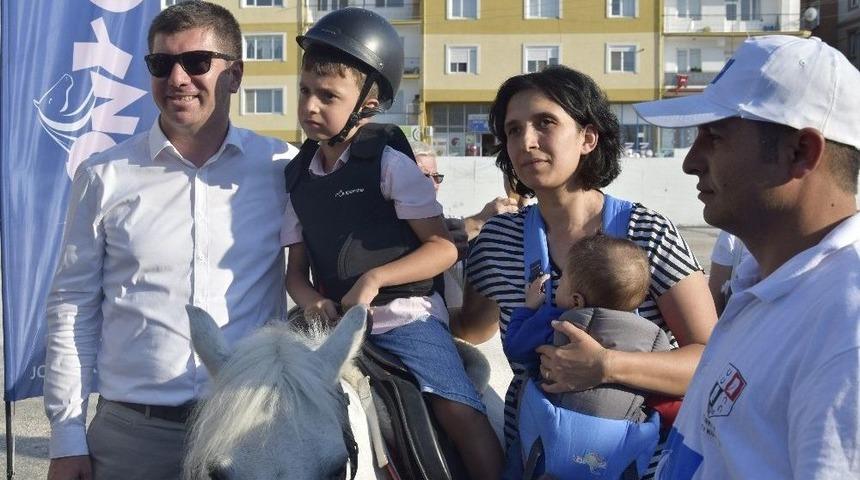 Minikler İlk Kez Ata Bindi