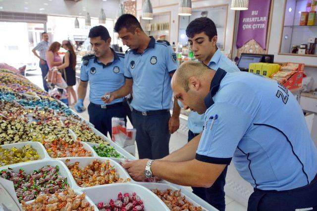 Aliağa Belediye Zabıtasından Bayram Denetimi