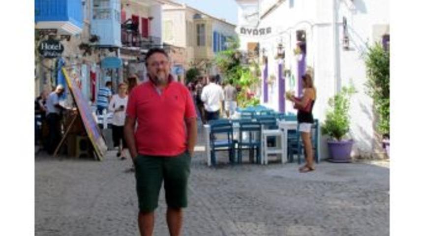 &Ccedil;eşme&rsquo;deki K&uuml;&ccedil;&uuml;k Otelcilerin Y&uuml;z&uuml; G&uuml;ld&uuml;