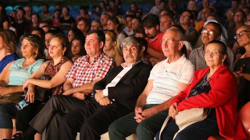 &ldquo;erdal Tosun, Burhaniye İle &Ouml;zdeşleşmiş Bir Sanat&ccedil;ıydı