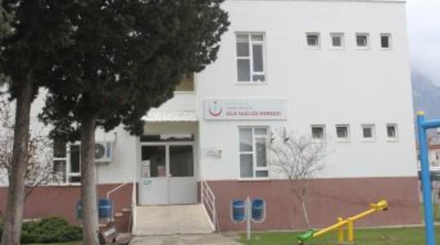 Antalya&rsquo;da Aile Hekimine Silah &Ccedil;ekildi İddiası