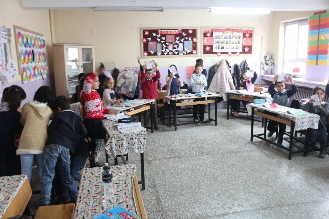 İstanbullu Minik &Ouml;ğrencilerden Ağrılı &Ouml;ğrencilere Mektup