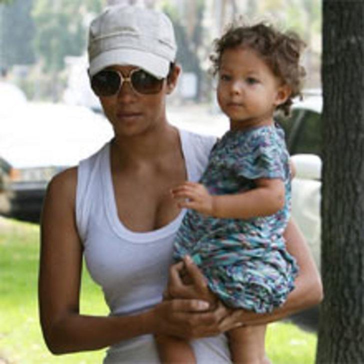 Halle Berry Bebek Bekliyor