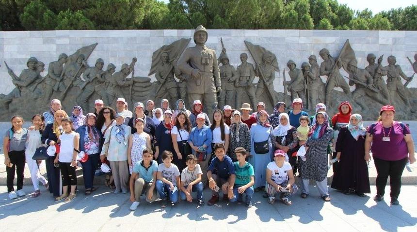 Saruhanlı Belediyesi 3 Ayda 9 Mahalleyi &Ccedil;anakkale&rsquo;ye G&ouml;t&uuml;rd&uuml;