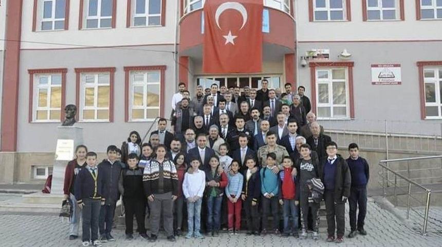 G&uuml;r&uuml;n&rsquo;de Halkla Buluşma Toplantısı Yapıldı