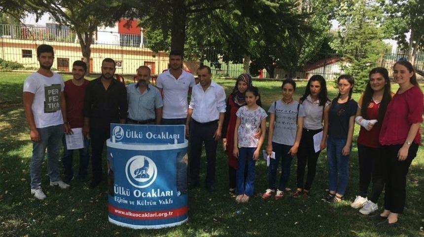 Gaziantep Ülkü Ocakları Danışma Standı Açtı
