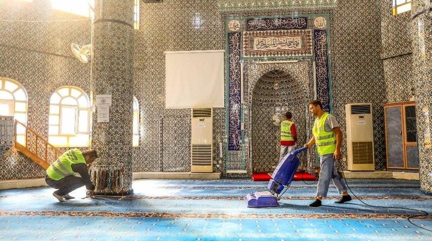 Buca İbadethaneleri Pırıl Pırıl