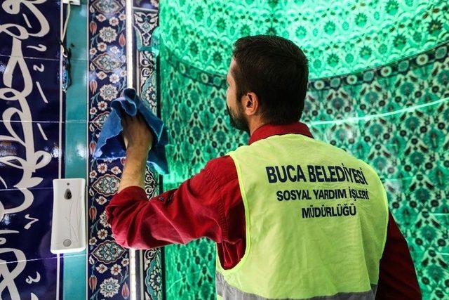 Buca İbadethaneleri Pırıl Pırıl