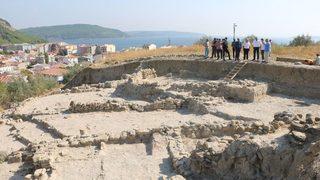 Maydos Kilisetepe Höyüğü’nde 4 Bin Yıllık Savunma Duvarı Kalıntıları Bulundu