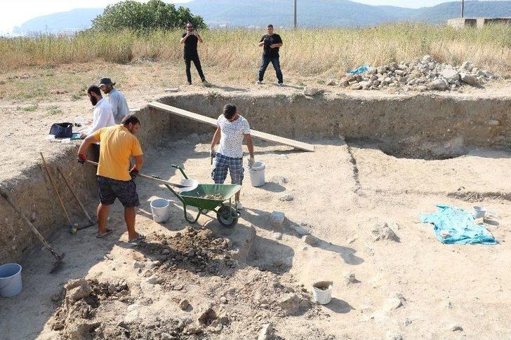 Maydos Kilisetepe Höyüğü’nde 4 Bin Yıllık Savunma Duvarı Kalıntıları Bulundu G3