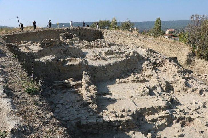 Maydos Kilisetepe Höyüğü’nde 4 Bin Yıllık Savunma Duvarı Kalıntıları Bulundu G4