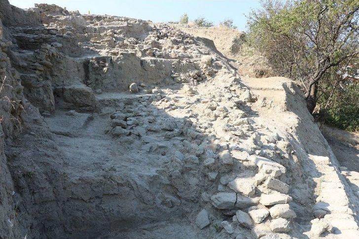 Maydos Kilisetepe Höyüğü’nde 2 Bin 500 Yıllık Yayık Bulundu G3
