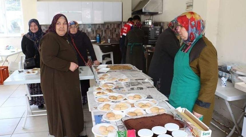Afrin İ&ccedil;in D&uuml;zenlenen Kermeste Altıntaş Tek Y&uuml;rek Oldu
