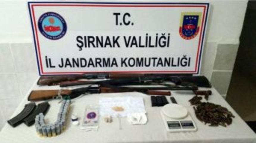 Şırnak&rsquo;ta Uyuşturucu Tacirlerine Operasyon: 7 G&ouml;zaltı