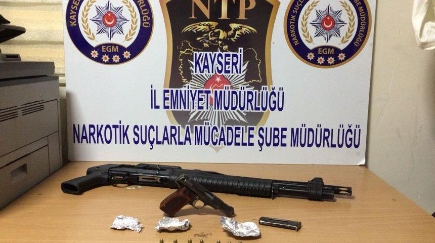 &Ouml;zel Harekat Destekli Uyuşturucu Operasyonu: 17 Şahıs Yakalandı