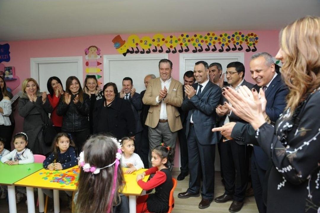 Buca&rsquo;nın 11 Bin Pırlantası Ve Anneleri &Ccedil;ok Mutlu