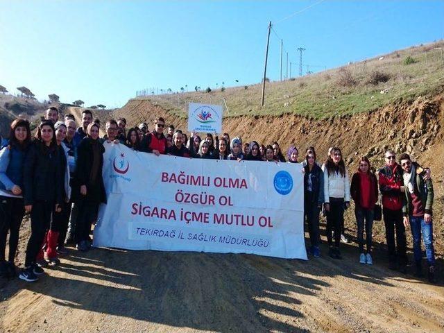 Öğrenciler Teknoloji Bağımlılığı Ve Kolon Kanseri Farkındalığı İçin Yürüdü