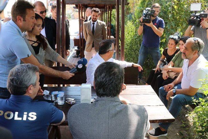 Vali Çeber Ve Rektör Polat Kayıt Yapan Öğrencilerle Bir Araya Geldi G2