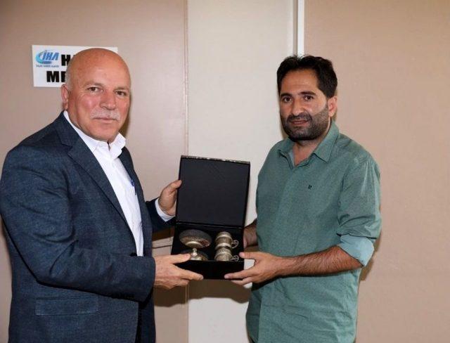 Büyükşehir Belediye Başkanı Mehmet Sekmen’den İha’ya Ziyaret