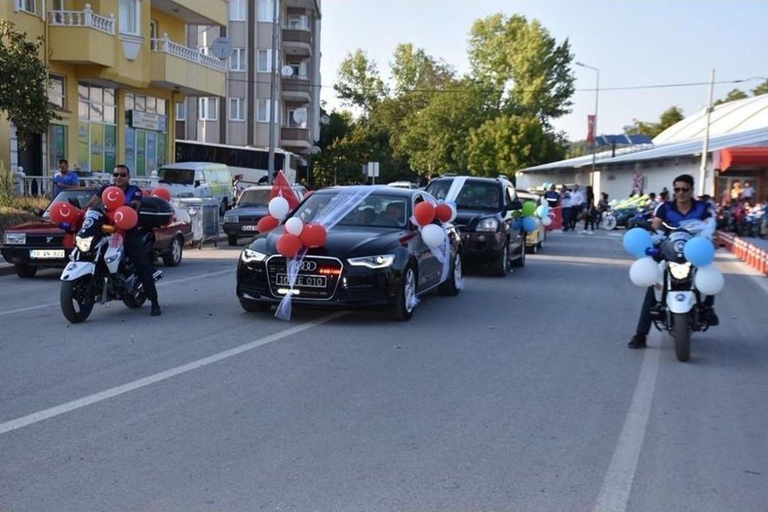 Dursunbey Belediyesi&rsquo;nden Dillere Destan S&uuml;nnet Ş&ouml;leni