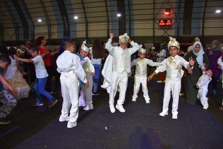 Dursunbey Belediyesi’nden Dillere Destan Sünnet Şöleni G1