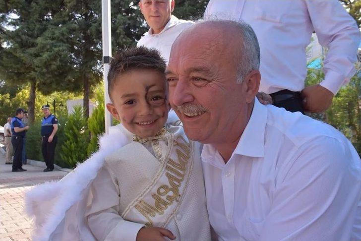 Dursunbey Belediyesi’nden Dillere Destan Sünnet Şöleni G3