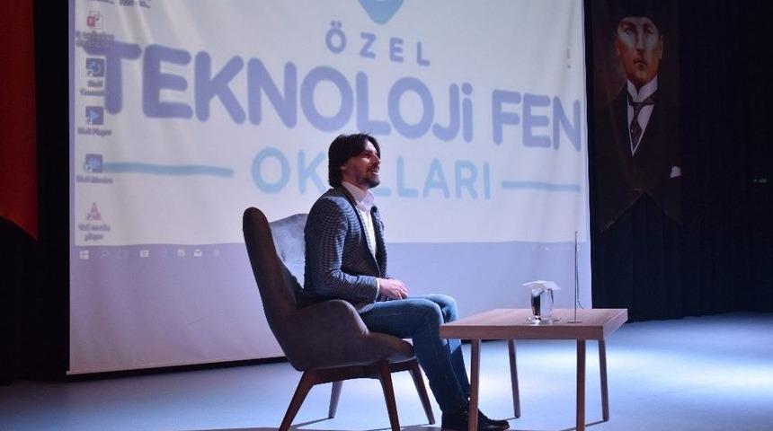 G&ouml;khan G&uuml;le&ccedil;, Futboldan Yazılıma Giden Yolda Yaşadıklarını Anlattı