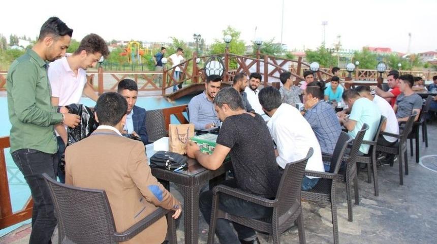 Ağrı&rsquo;da Gen&ccedil;ler &Ouml;d&uuml;l T&ouml;reni Ve Piknikte Bir Araya Geldi