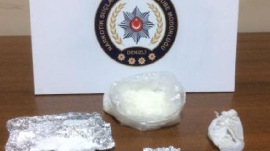 Otomobilin Tavanına Saklanan Uyuşturucu Detektör Köpekle Bulundu