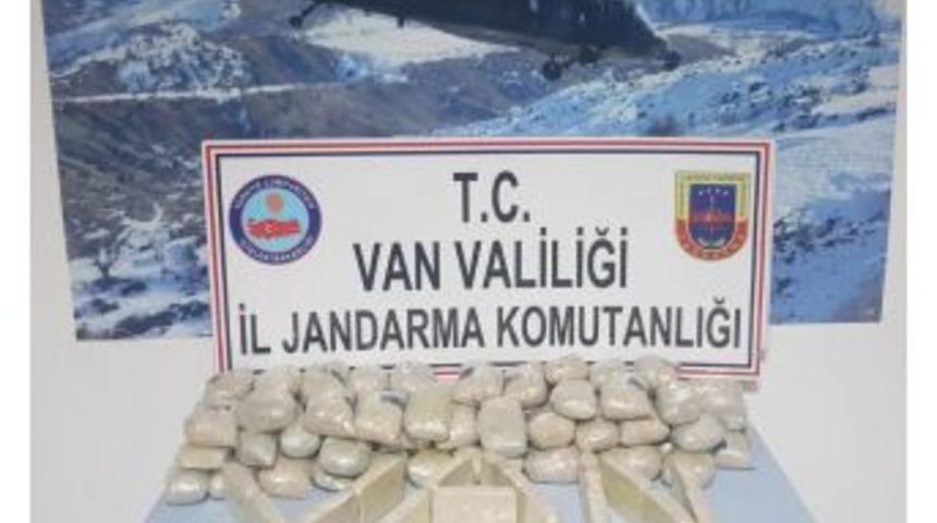 Terk Edilen Ara&ccedil;ta 44 Kilo 335 Gram Eroin Ele Ge&ccedil;irildi