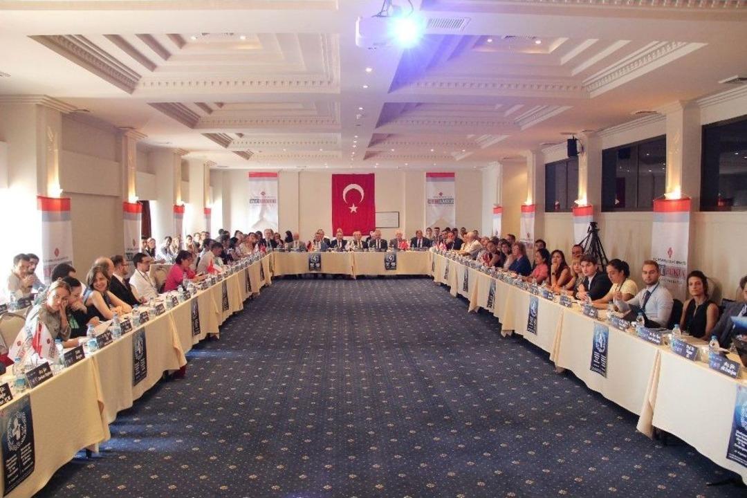 İk&uuml;&rsquo;den Uluslararası İnsan Hakları Akademisi 21. Yaz Sempozyumu