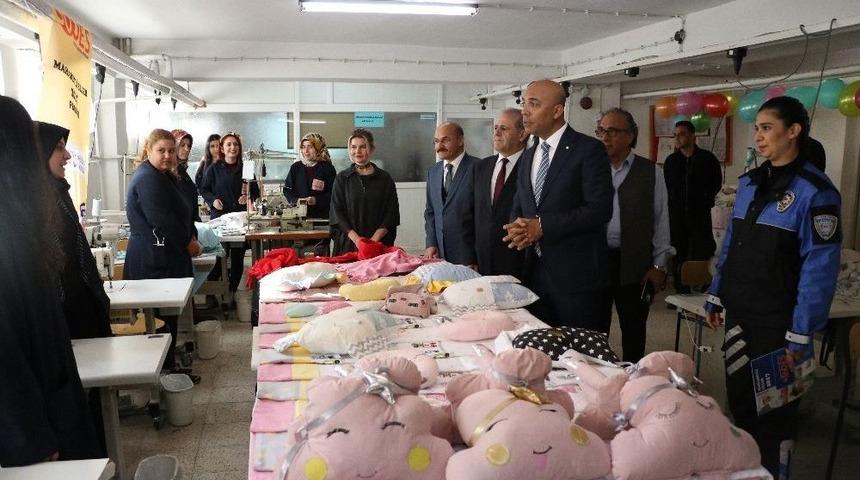 Maharetli Eller Projesiyle Kadınlar Hem Öğreniyor Hem De İstihdam Ediliyor