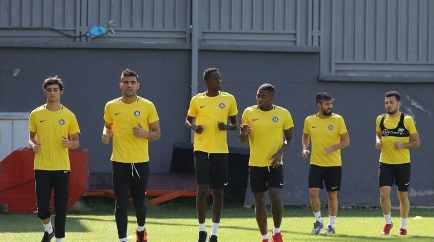 Osmanlıspor Yenileme Antrenmanı Yaptı