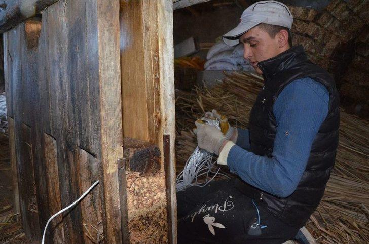 Hasır Minderler Tarihe Karışmak Üzere G1