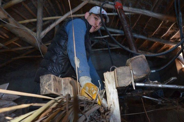 Hasır Minderler Tarihe Karışmak Üzere G4