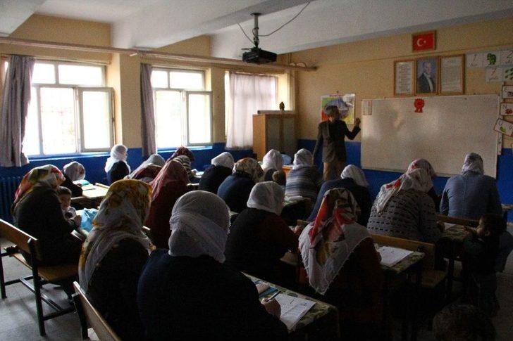 Hizan’da Okuma-yazma Seferberliğine Yoğun İlgi G5