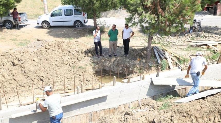 Burhaniye&rsquo;de Altyapı &Ccedil;alışmaları S&uuml;r&uuml;yor