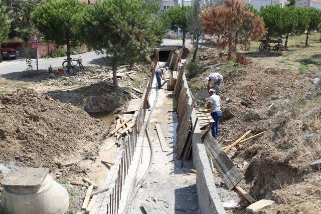 Burhaniye&rsquo;de Altyapı &Ccedil;alışmaları S&uuml;r&uuml;yor 1