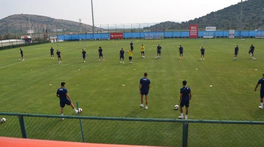 Fenerbah&ccedil;e, Altınordu Tesislerinde İdman Yaptı